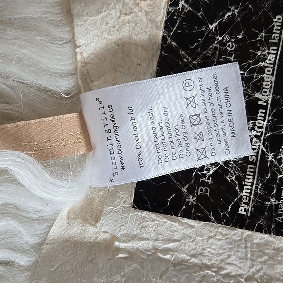 Mongolian Fur Rug - Picture 7 of 7